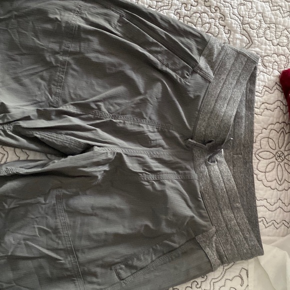 Ivviva/Lululemon girls size 14 Pants - Picture 1 of 3